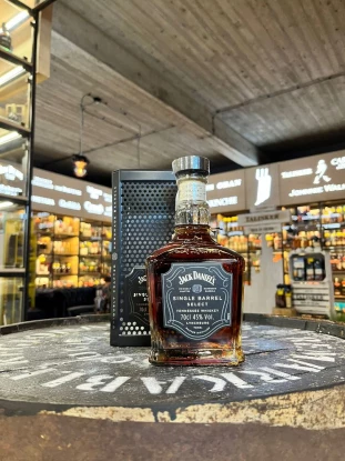 Jack Daniel's Single Barrel 0,7l 45% + Metalowa puszka