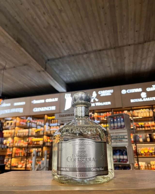 La Cofradia Blanco